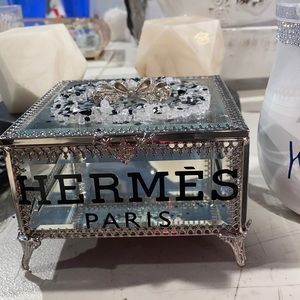 Handcrafted jewelry box design